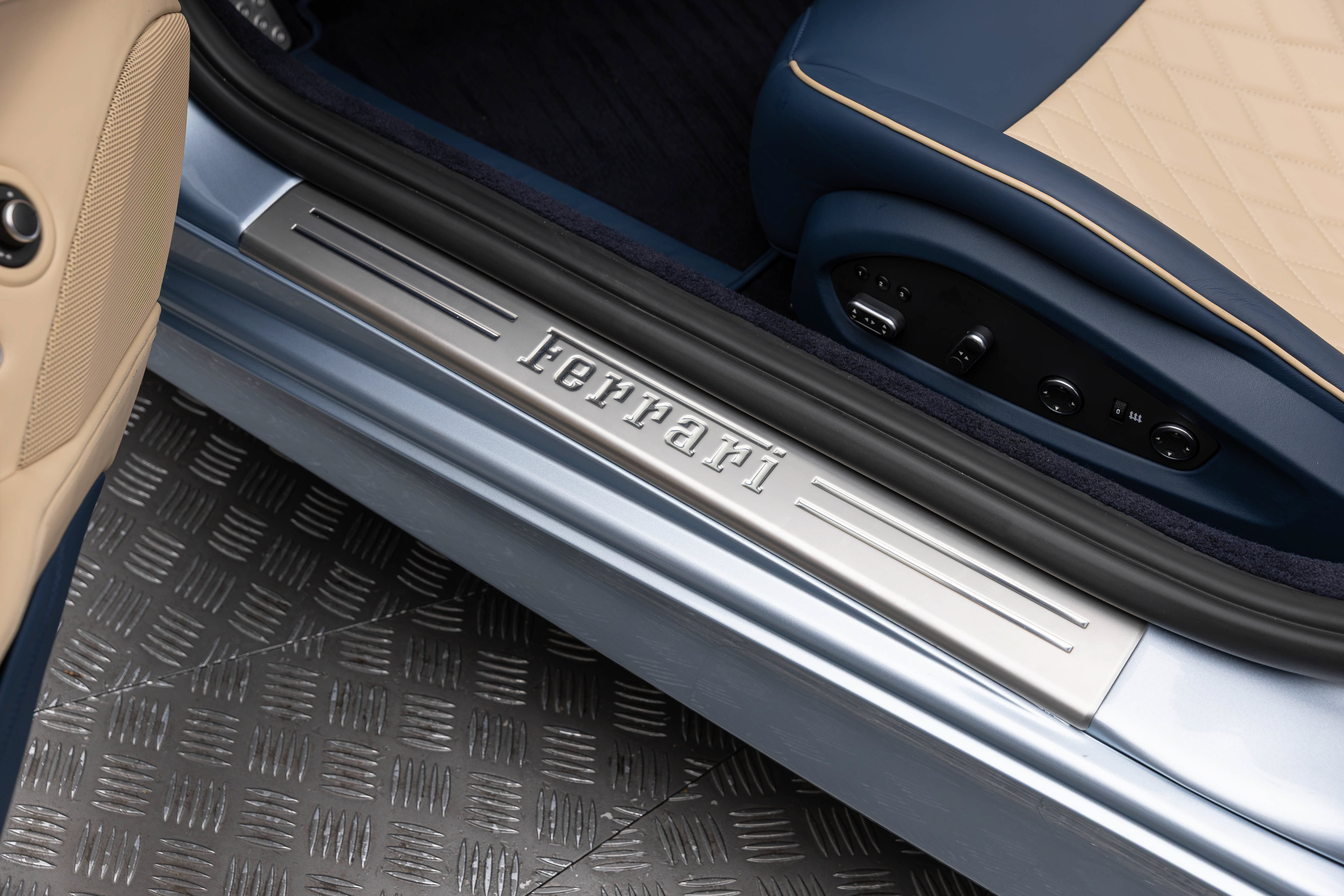 Certified 2015 Ferrari California T RWD image 15