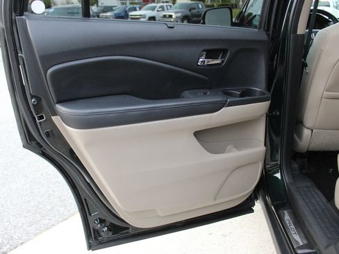 Used 2016 Honda Pilot Elite image 18