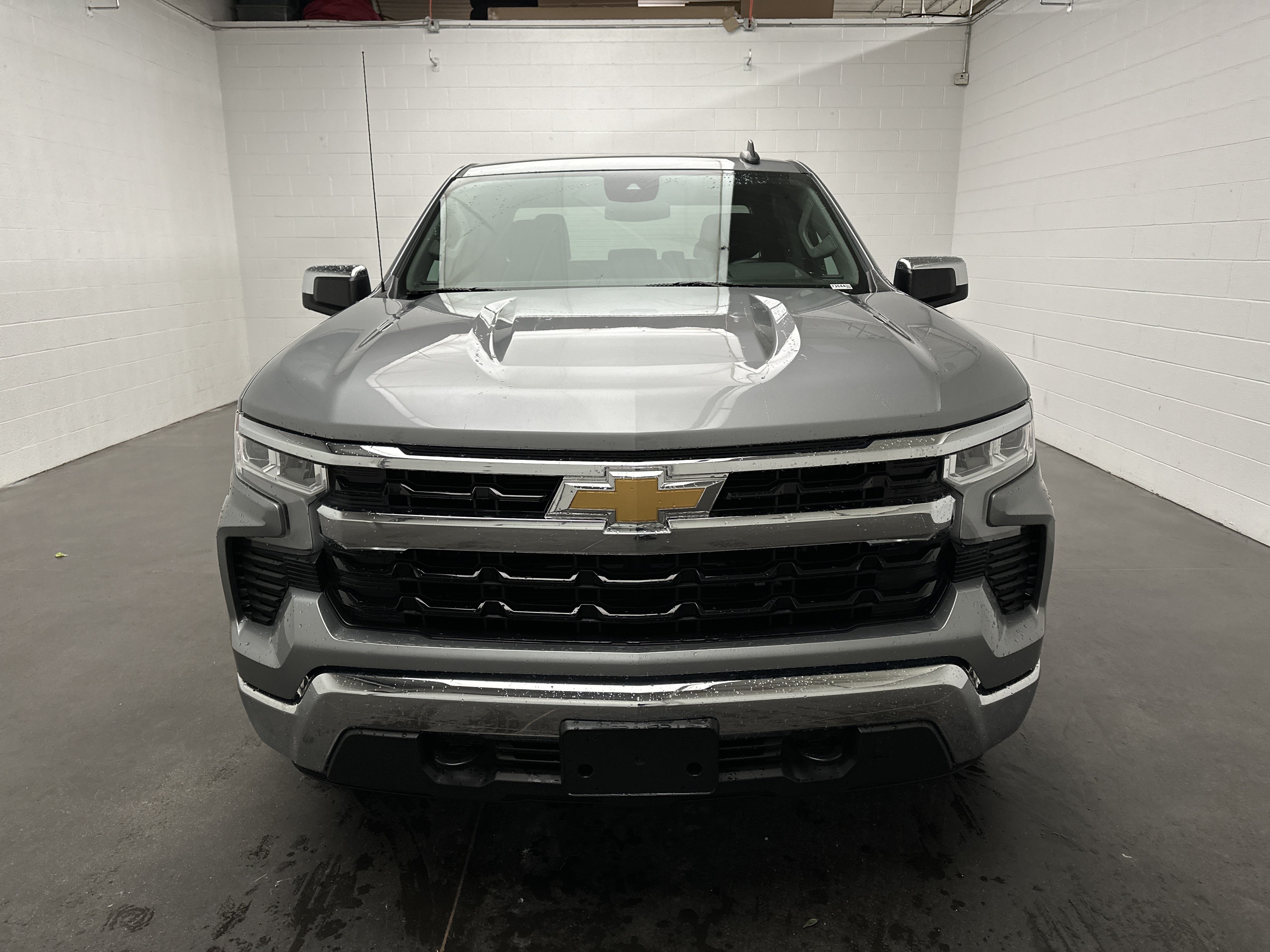Used 2024 Chevrolet Silverado 1500 LT AWD/4WD image 3