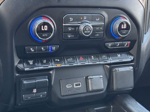 Used 2021 Chevrolet Silverado 3500 High Country image 27