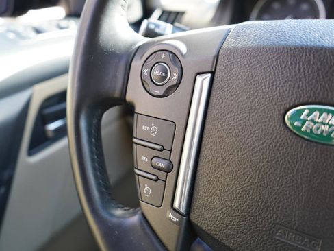 Used 2013 Land Rover LR2 image 31