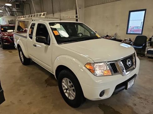 Used 2021 Nissan Frontier SV RWD image 6