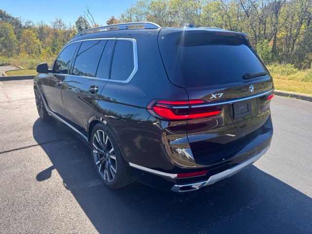 Used 2024 BMW X7 xDrive40i w/ Premium Package AWD/4WD image 5