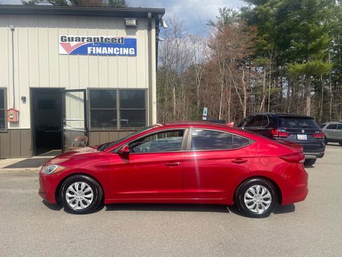 Used 2017 Hyundai Elantra SE image 7
