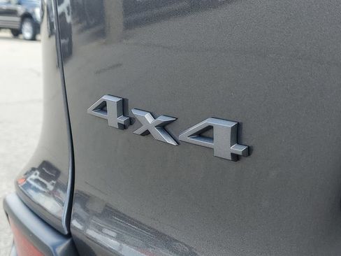 Used 2019 Jeep Cherokee Trailhawk w/ Cold Weather Group AWD/4WD image 7