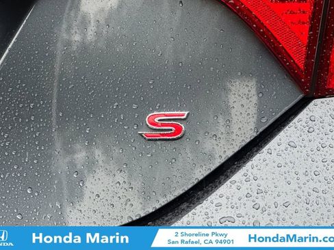 Used 2015 Toyota Corolla S image 32