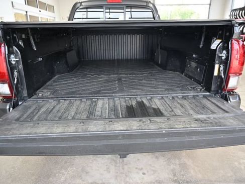 Used 2022 Toyota Tacoma SR5 AWD/4WD image 8