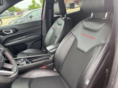 Used 2025 Jeep Compass Trailhawk AWD/4WD image 33