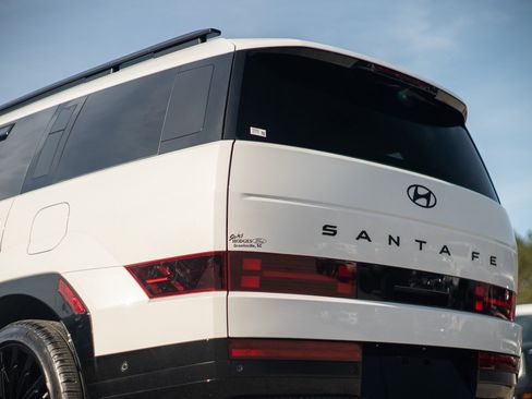 Used 2025 Hyundai Santa Fe Calligraphy w/ Tow & Go Package image 15