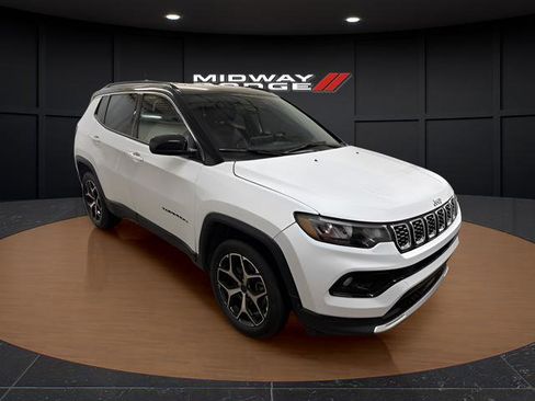 Used 2025 Jeep Compass Limited AWD/4WD image 1