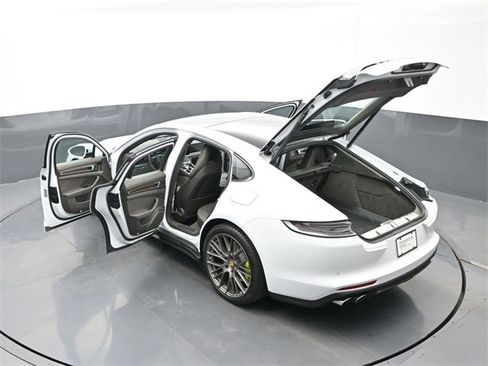 Used 2023 Porsche Panamera 4 image 29