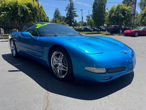 Used 2000 Chevrolet Corvette Coupe w/ Performance Handling Pkg RWD image 6