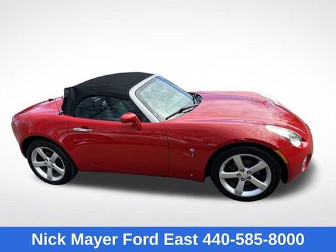 Used 2008 Pontiac Solstice Convertible w/ Convenience Package RWD image 9
