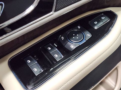 Used 2024 Lincoln Navigator Premiere AWD/4WD image 42
