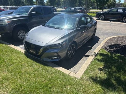 Used 2022 Nissan Sentra SR w/ SR Premium Package FWD image 7