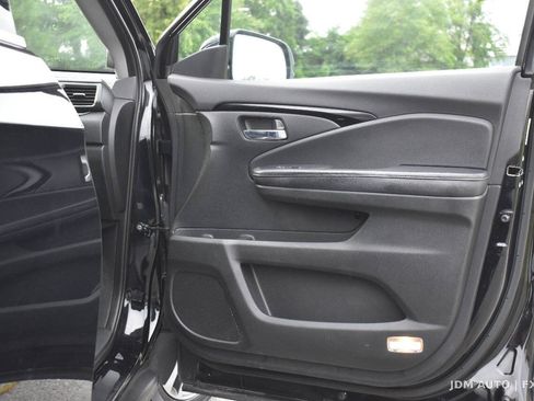 Used 2016 Honda Pilot Touring image 9