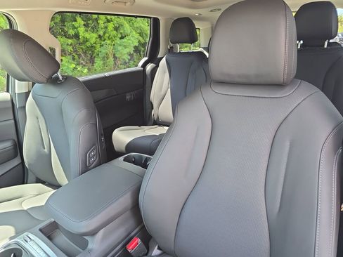 New 2026 Kia Carnival SX Prestige FWD image 23