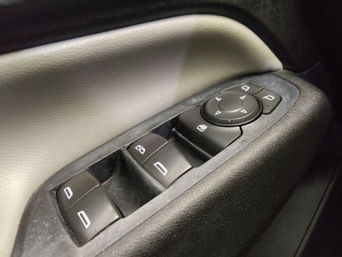 Used 2019 Chevrolet Equinox LS w/ LS Convenience Package FWD image 27
