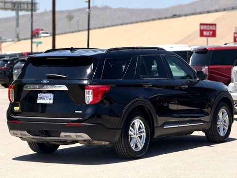 Used 2020 Ford Explorer XLT w/ Equipment Group 202A image 7