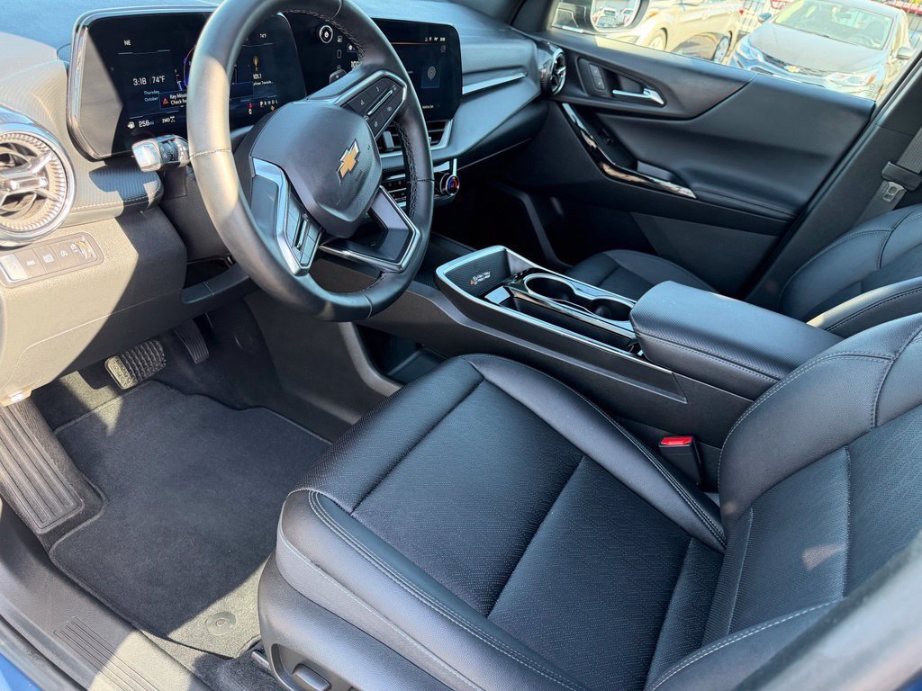 Used 2025 Chevrolet Equinox LT w/ Convenience Package II AWD/4WD image 17