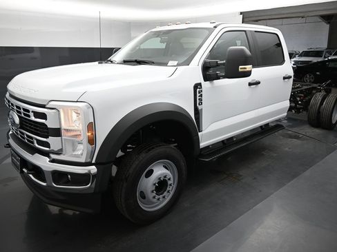 New 2026 Ford F450 XL w/ XL Chrome Package image 4