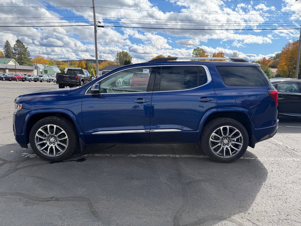 Used 2023 GMC Acadia Denali AWD/4WD image 3