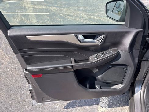 Used 2021 Ford Escape SE AWD/4WD image 9