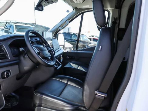 New 2026 Ford Transit 250 148 Medium Roof RWD image 18