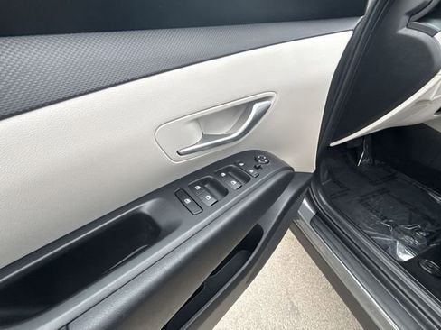 Certified 2024 Hyundai Tucson SE image 13