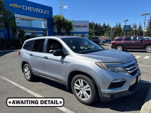 Used 2017 Honda Pilot LX image 1