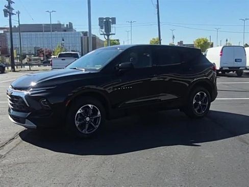 Certified 2025 Chevrolet Blazer LT image 4