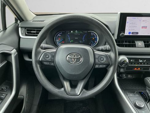 Used 2024 Toyota RAV4 XLE image 12
