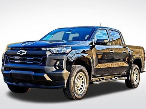 Used 2025 Chevrolet Colorado W/T w/ Advanced Trailering Package image 8