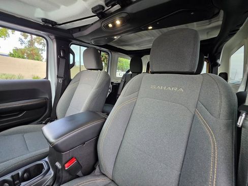 Used 2024 Jeep Wrangler Unlimited Sahara image 17