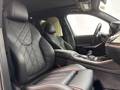 Used 2023 BMW X5 xDrive40i w/ M Sport Package image 32