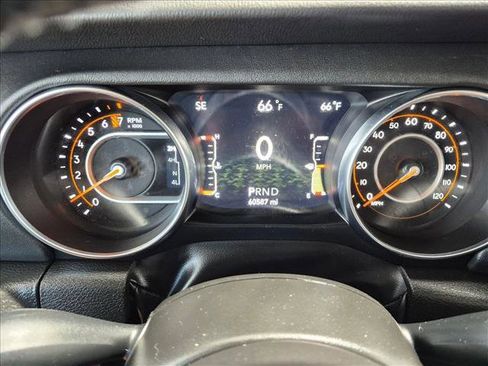 Used 2022 Jeep Wrangler Unlimited Sahara w/ Cold Weather Group AWD/4WD image 12