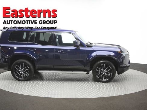 Used 2025 Lexus GX 550 w/ Accessory Package (2T) AWD/4WD image 49
