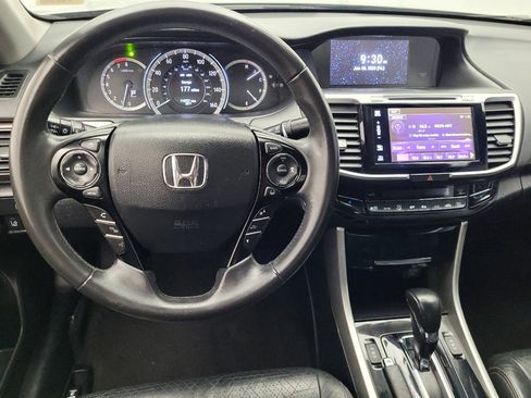 Used 2016 Honda Accord Touring image 22