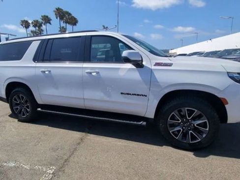 Certified 2022 Chevrolet Suburban Z71 w/ Luxury Package AWD/4WD image 2