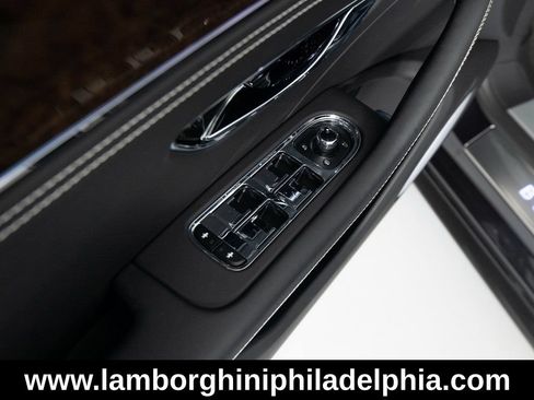 Used 2024 Bentley Flying Spur V8 AWD/4WD image 15