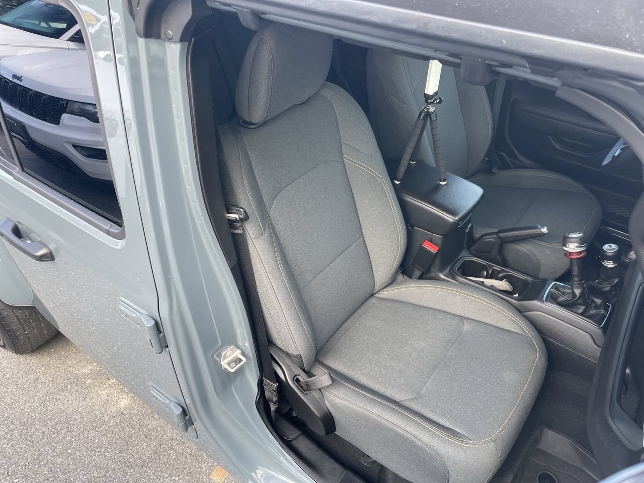 Used 2024 Jeep Gladiator Sport AWD/4WD image 39