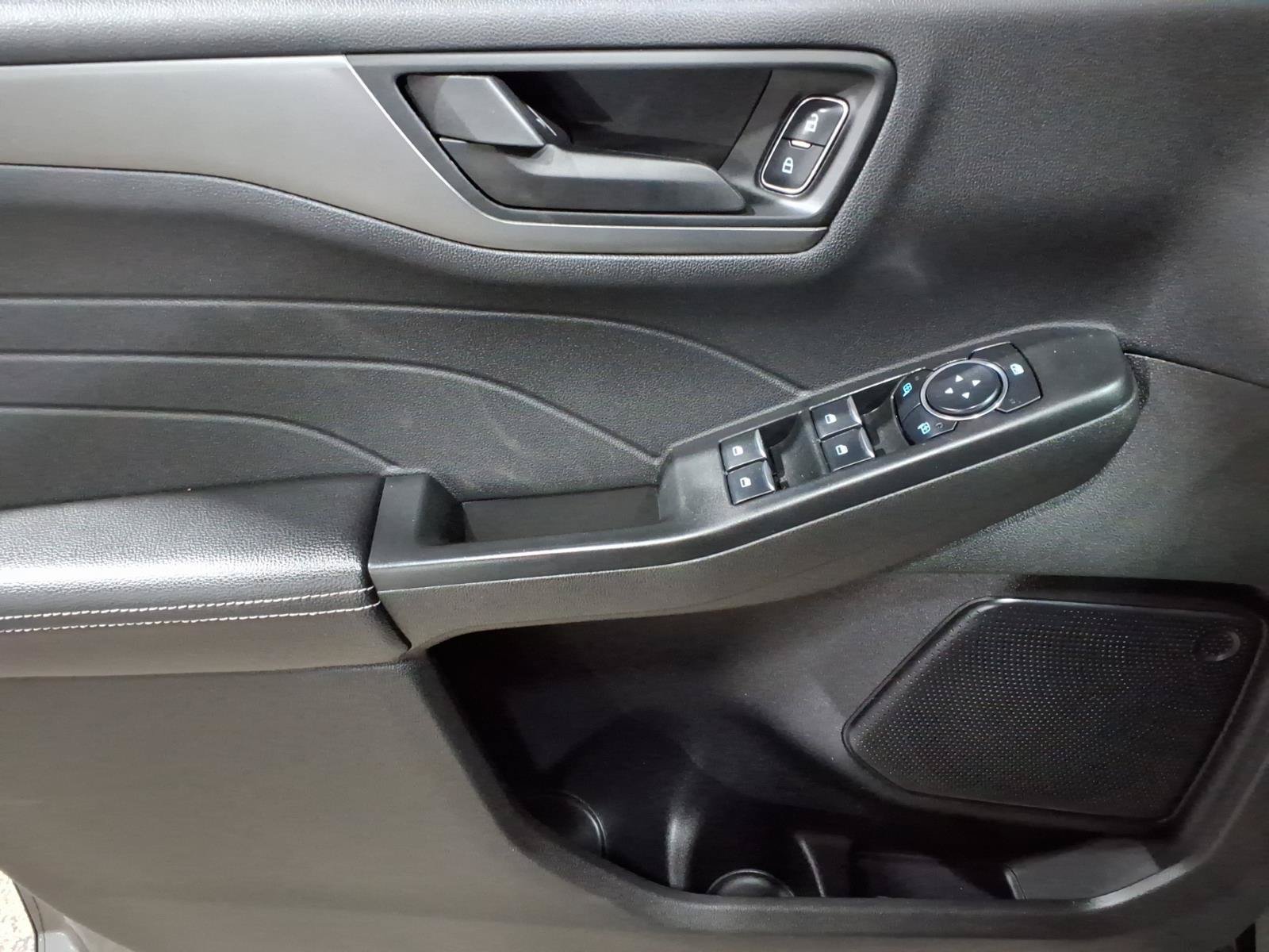 Certified 2023 Ford Escape Active AWD/4WD image 9
