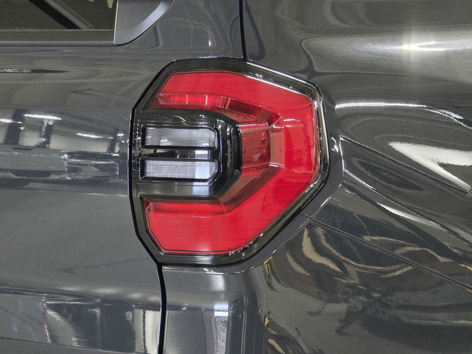 Used 2025 Toyota 4Runner SR5 AWD/4WD image 12
