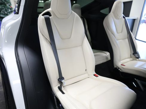 Used 2020 Tesla Model X Long Range image 36