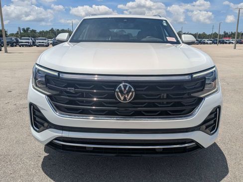Used 2024 Volkswagen Atlas Cross Sport SEL R-Line AWD/4WD image 3