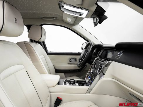 Used 2021 Rolls-Royce Cullinan image 35