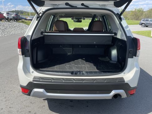 Certified 2021 Subaru Forester Touring AWD/4WD image 5