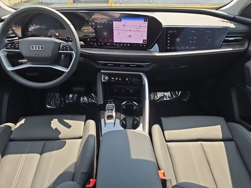 New 2025 Audi Q5 Prestige image 11
