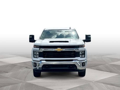 Used 2025 Chevrolet Silverado 2500 LT w/ Convenience Package AWD/4WD image 3