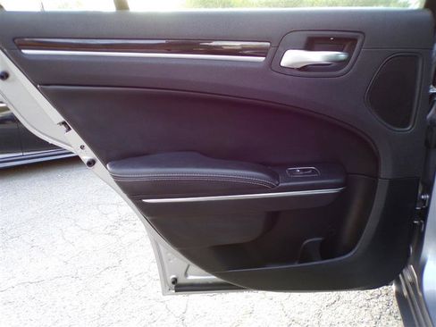 Used 2017 Chrysler 300 S image 25